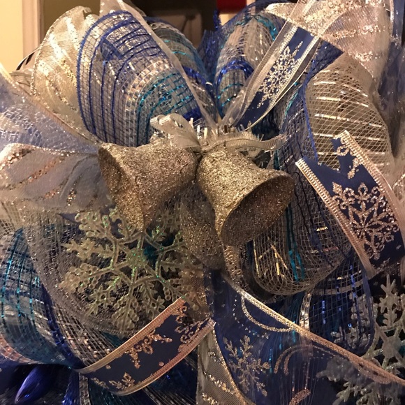 Blue & silver Christmas wreath - Picture 4 of 5